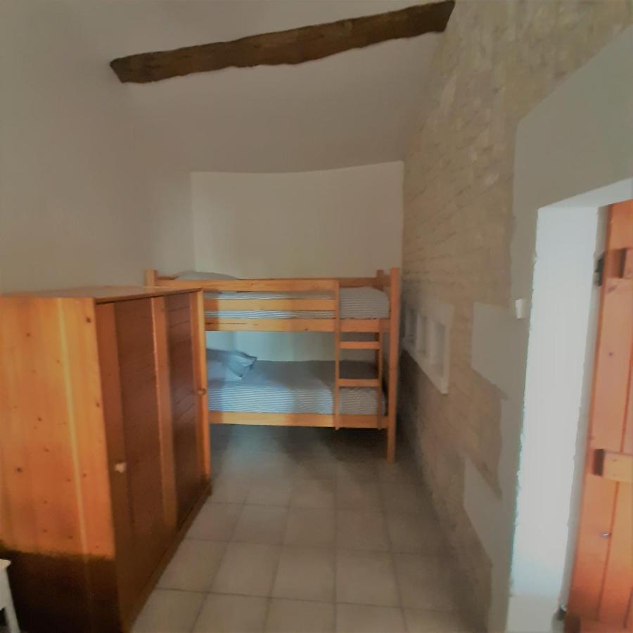 Escale Au Clos Saint Martin De Juillers Gites Et Chambres D'Hotes Luaran gambar