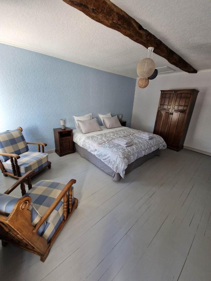 Escale Au Clos Saint Martin De Juillers Gites Et Chambres D'Hotes Luaran gambar